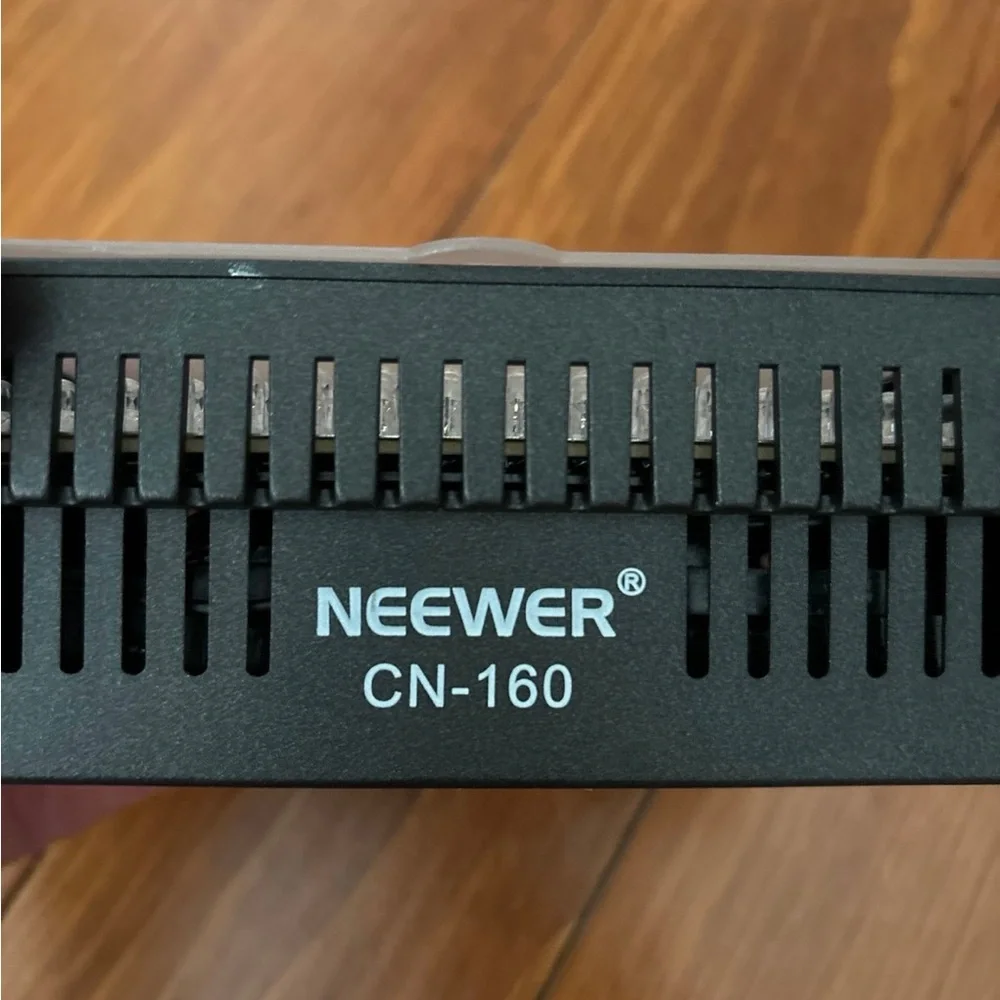 Neewer CN-160 LED light